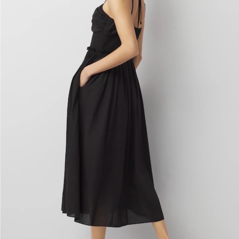 Elegant Black Poplin Halter Dress - Picture 4 of 9